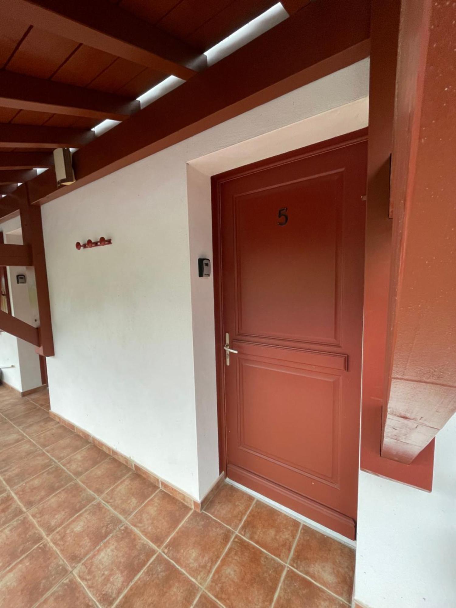 Chambres Zazpiak Saint-Jean-Pied-de-Port Room photo